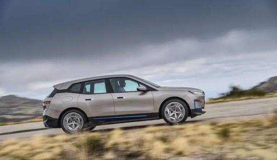 BMW IX Xdrive40 AWD Uzun Menzilli EV Arabaları 200km/s Yüksek Hızlı SUV EV Araçları