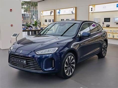 Orta Boy 0.5h Hızlı Şarj Elektrikli Arabalar Geniş Alan RWD AITO M5 200km/s