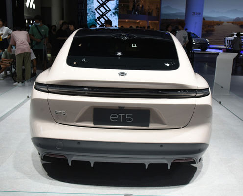 200km/h Yüksek Performanslı Elektrikli Arabalar Nio ET5 Soldan Direksiyonlu Lüks Elektrikli Sedanlar