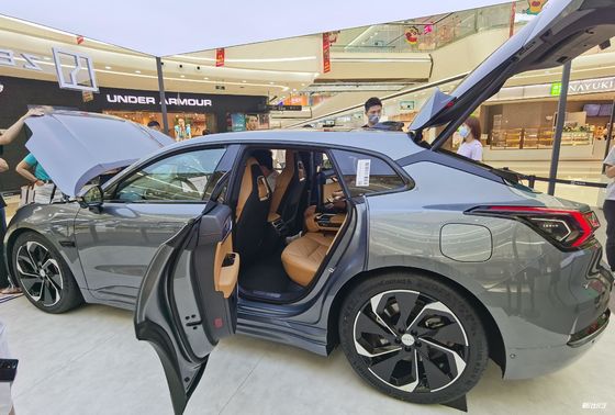 Zeekr 001 Büyük Elektrikli Arabalar Uzun Menzilli 732km Lüks 6.9s ila 100km/s