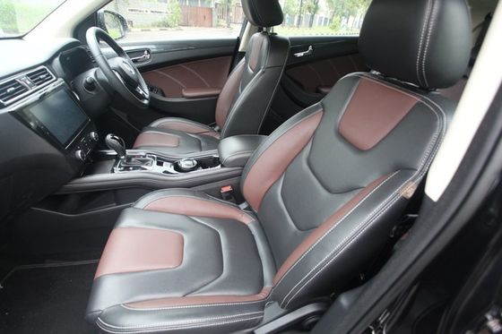 Dongfeng Glory E3 Elektrikli SUV Arabalar EV AMG Tahrik Ünitesi Elektrikli 5 Kişilik Araba