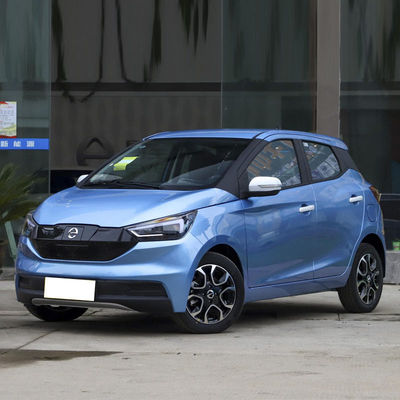 100km/s Hızlı Hızlı Elektrikli Araba JMC EV3 Yeni Enerji EV Araba Sedan 302km NEDC