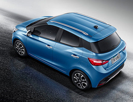 100km/s Hızlı Hızlı Elektrikli Araba JMC EV3 Yeni Enerji EV Araba Sedan 302km NEDC