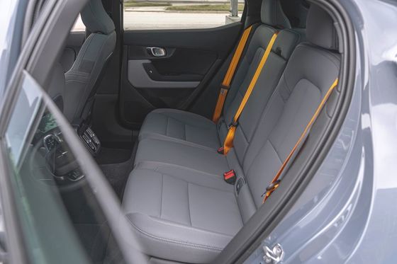 Polestar 2 Büyük Elektrikli Arabalar 485km Hızlı Şarjlı SUV 4 Kişilik Arabalar 160km/s