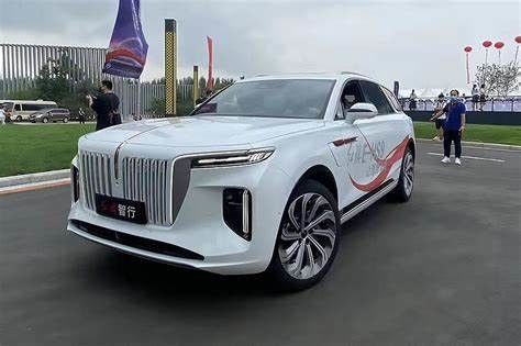 Deluxe Büyük Elektrikli Arabalar SUV Hongqi E-HS9 120kWh 660km Menzil