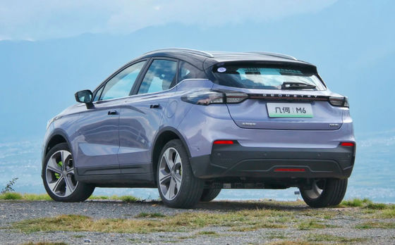 Lüks Çevre Dostu Elektrikli Arabalar 4 Çeker SUV Geely Geometry M6 450km CLTC