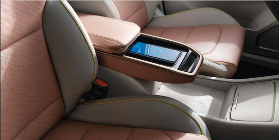 Lüks Çevre Dostu Elektrikli Arabalar 4 Çeker SUV Geely Geometry M6 450km CLTC