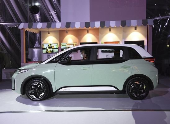 Akıllı 130km/s Orta Boy Elektrikli Arabalar BYD D1 Elektrikli Dört Tekerden Çekişli Araçlar