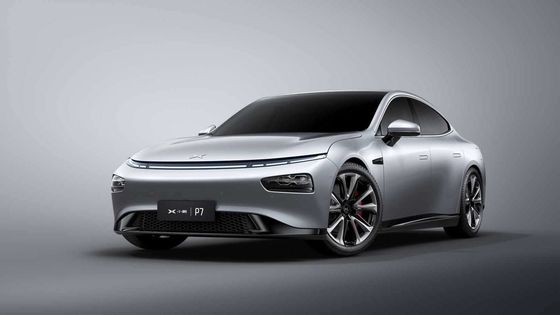 Xiaopeng P7 4 Tekerlekli Elektrikli Araçlar 480km Elektrikli Yetişkin Araba CCC Belgeli