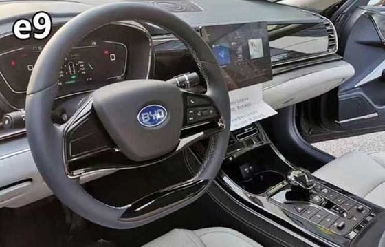 BYD E9 Büyük Elektrikli Arabalar Lüks Sedan Soldan Direksiyonlu 185km / s 506km Menzil