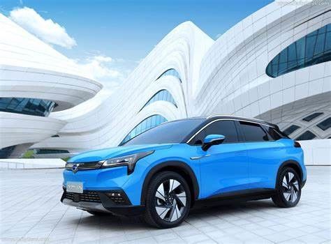 110km / H GAC AION Elektrikli Araba 5 Kapı 5 Kişilik Sedan Araba Lityum İyon Pil