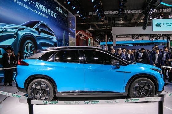 110km / H GAC AION Elektrikli Araba 5 Kapı 5 Kişilik Sedan Araba Lityum İyon Pil