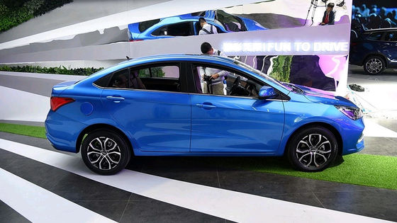 Chery Arrizo E Pure Elektrikli Arabalar Hızlı Şarj SUV Araba 5 Kişilik 4 Kapı 401km Menzil