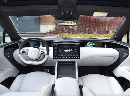 4 Kapı 5 Kişilik Büyük Elektrikli Arabalar Avita 11 555km Menzil 200km/s Maks hız