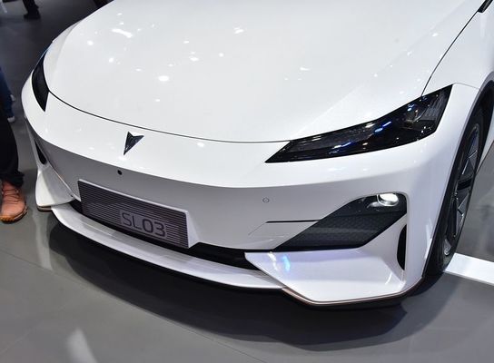 Changan Sl03 Otomatik Yüksek Performanslı Elektrikli Arabalar Beş Kapılı Beş Koltuklu Dört Tekerlekli