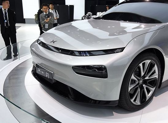 Akıllı Limuzin Elektrikli Araba Xpeng P7 Nedc 2WD 4WD 480 586 670 706km Menzil