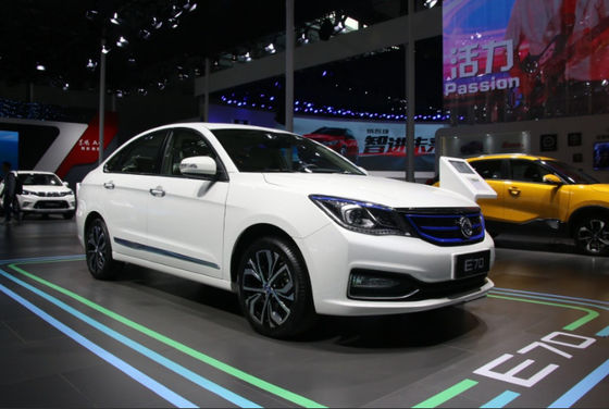 Dongfeng Pure EV Araba Fengshen E70 Elektrikli Araçlar Araba 150km / H Maksimum Hız