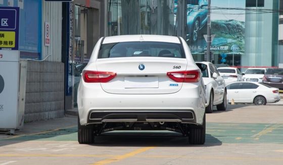 Dongfeng Forthing Saf Elektrikli Arabalar PHEV Yeni Enerji Ailesi EV Araba 150km / H