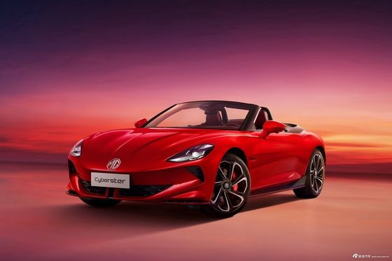MG Cyberster Soft Top 501km menzil ve 193km en yüksek hızla saf elektrikli otomobiller