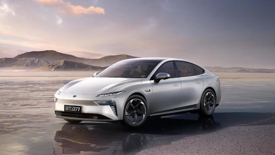 Dongfeng Eπ 007 1200km menzile ve makaslı kapıya sahip maksimum hız 165km/h 5 kapı