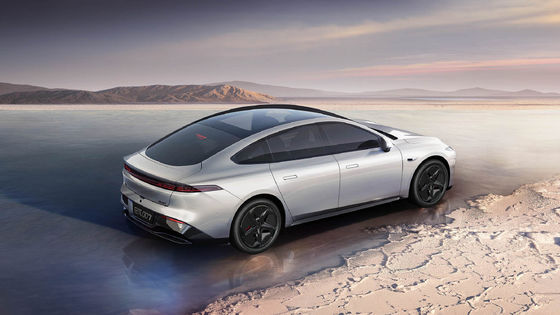 Dongfeng Eπ 007 1200km menzile ve makaslı kapıya sahip maksimum hız 165km/h 5 kapı