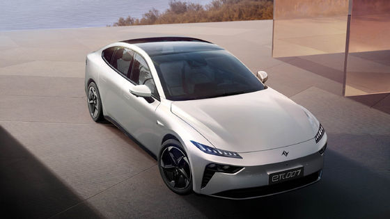 Dongfeng Eπ 007 1200km menzile ve makaslı kapıya sahip maksimum hız 165km/h 5 kapı