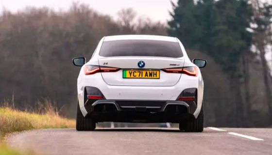 BMW i4'te en yeni ve dört tekerlekten çekici ikili elektrikli motorlar güç ve hatchback bagajı mevcut