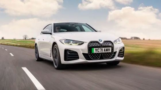 BMW i4'te en yeni ve dört tekerlekten çekici ikili elektrikli motorlar güç ve hatchback bagajı mevcut