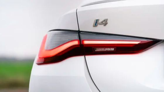 BMW i4'te en yeni ve dört tekerlekten çekici ikili elektrikli motorlar güç ve hatchback bagajı mevcut