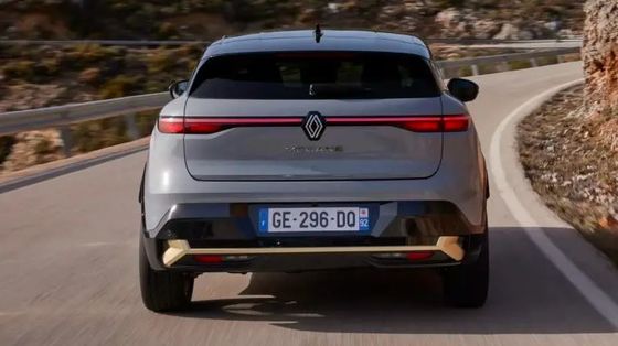 Uzun süreli test sürüşü Renault Megane E-Tech Bataryası kapasitesi 40/60kWh, yaklaşık 158/208 mil menzil