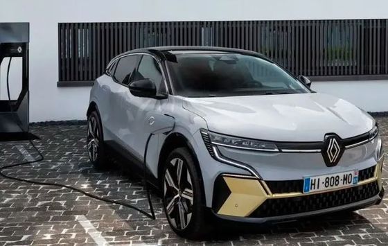 Uzun süreli test sürüşü Renault Megane E-Tech Bataryası kapasitesi 40/60kWh, yaklaşık 158/208 mil menzil