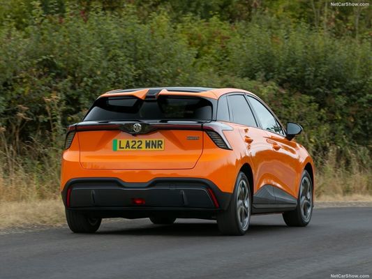 Yeni Enerji 2024 en sıcak tamamen elektrikli araç 250N.m Torque Max. 986l Ekstra Büyük Bagaj Alanı ile MG4 EV