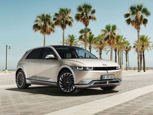 Hyundai Ioniq5'ten yeni elektrikli otomobil ailesi 430 km menzile sahip büyüleyici, gelecekteki tasarım