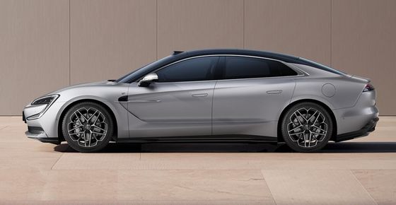 PRESALE 2024 Yeni EV Araba BYD Yangwang U7 Sedan Rüzgar Direnci Cd 0.195 240Kw Motor Gücü