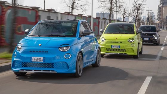 Şirin ve Sportif Abarth 500e Sıcak Hatchback Elektrikli Araba Benzin 152P.S Motor Gücü Kadar Eğlenceli