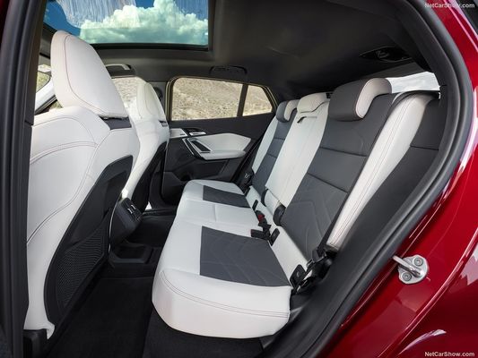 Sıcak Satış BMW IX2 için Uzun Menzilli Elektrikli Araba 2024 449Km Yüksek Hızlı Otomatik Yeni Enerji Aracı