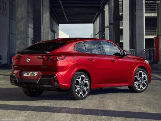 Sıcak Satış BMW IX2 için Uzun Menzilli Elektrikli Araba 2024 449Km Yüksek Hızlı Otomatik Yeni Enerji Aracı