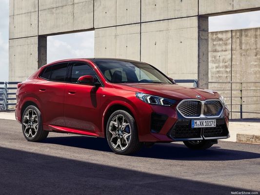 Sıcak Satış BMW IX2 için Uzun Menzilli Elektrikli Araba 2024 449Km Yüksek Hızlı Otomatik Yeni Enerji Aracı