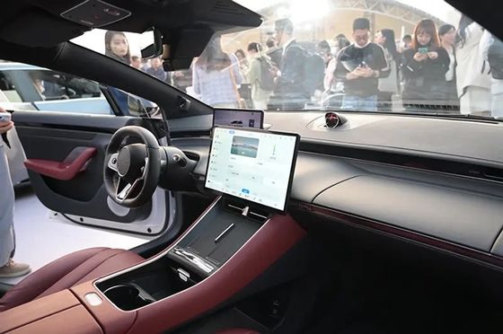 2024 Yeni Chery Huawei LUXEED S7 2024 Lüks Elektrikli Sedan LUXEED S7 12.4kw/h tüketimi ile kendi kendine park ev araba