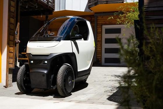 Mini ev car@ Nimbus One A, kasaba seyahatleri için 50mph'ye kadar hız alabilen kompakt, eğimli etrike