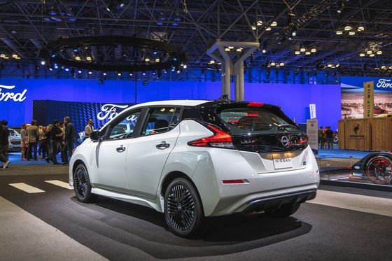 2024 Nissan Leaf S hatchback yeni enerji arabalarında yerel yolculuk için 180 millik menzile sahip benzinsiz.