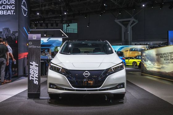 2024 Nissan Leaf S hatchback yeni enerji arabalarında yerel yolculuk için 180 millik menzile sahip benzinsiz.