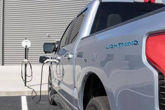 Elektrikli araba Ford F-150 Işıklama büyük menzilli ve büyük depolama alanı olan saf elektrikli pikap