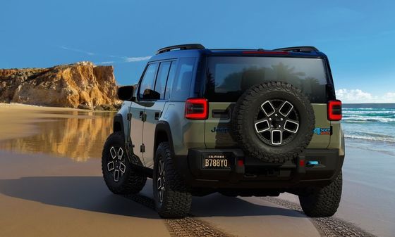 Yaklaşan tamamen elektrikli SUV 2024 Jeep Recon EV katlanabilir çatı kaldırma kapıları ve sürünen kayalar ile