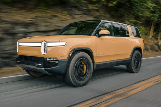 2023 RIVIAN R1S Dört motorlu 800 PS, 660 km'lik menzilli, 3,1 saniyede 60 mph'ye ulaşıyor, tümü elektrikli, 7 koltuklu, lüks karabin.
