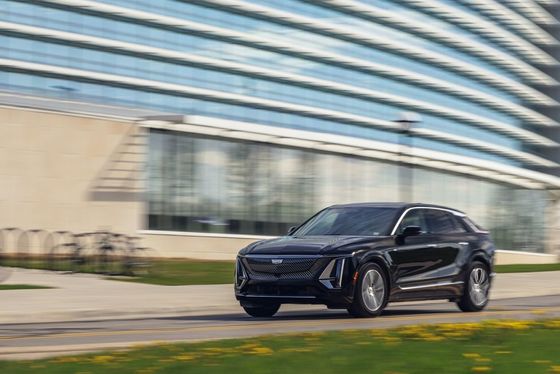 2024 Cadillac Lyriq 308 millik bir mesafeye sahip.
