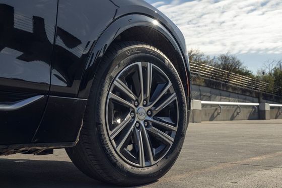 2024 Cadillac Lyriq 308 millik bir mesafeye sahip.