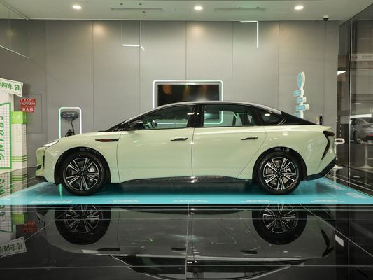 2024 Pure Electric Hongqi EH7 Elektrikli Araba 820km menzile sahip