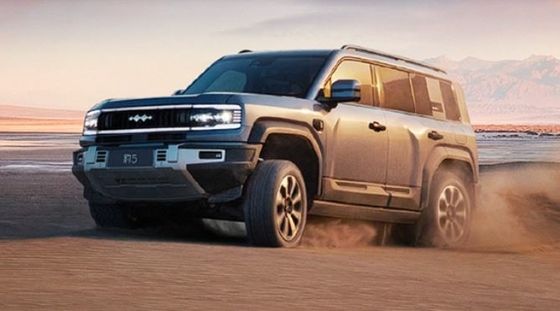 Yeni Elektrikli Dört Tekerlek Sürücü PHEV Byd Formula Leopard 5 505 KW'lık maksimum güç çıkışı ve 760 N · m'lik maksimum tork ile.