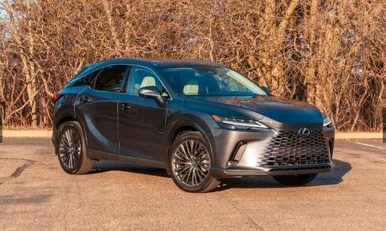 Lüks Crossover SUV 2024 Lexus RX 450h+ PHEV 37 Millik Elektrikli Menzilli
